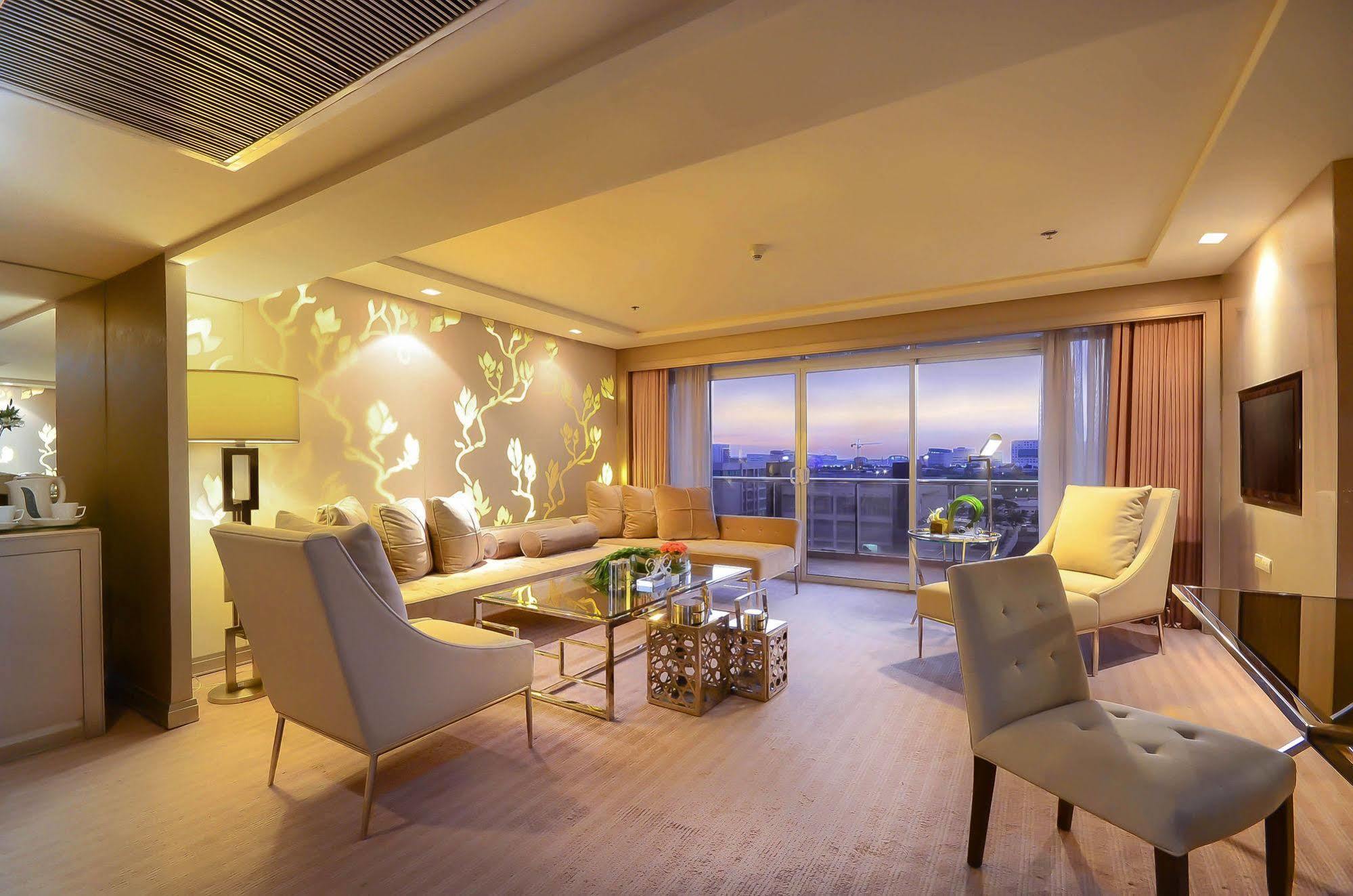 Midas Hotel And Casino Pasay Exterior foto